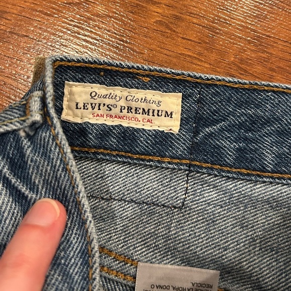 Levi’s 501 Premium Women’s Jean Shorts 100% Cotton Size 25 Button Fly 3.5”inseam - Picture 3 of 7